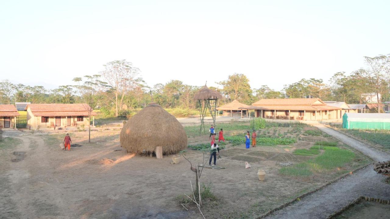 Kawasoti Tharu Community Lodge מראה חיצוני תמונה